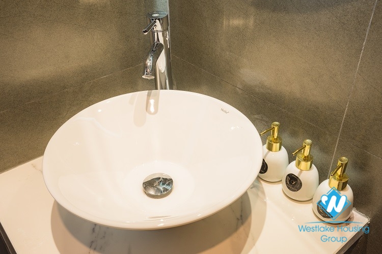 Cheap 4 bedroom apartment for rent in Hoan Kiem District, Hanoi